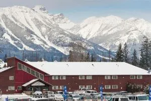 Fernie Slopeside Lodge