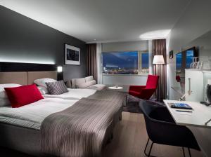 Standard Room with Sofa Bed - Gothia Towers (max 2 Adults + 2 Children  up to 12 years old) room in Gothia Towers Hotel