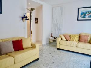 One bedroom apartment in the center of Cannes, next to the Carlton, a few meters from the Croisette - 367