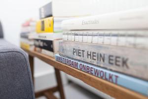 hip & stylish apartment in center, near trainstation, 15 min walk