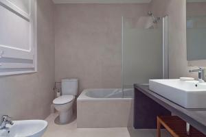 Central and Spacious Family Apartment