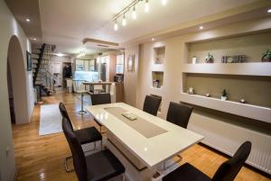 Апартамент AAA Apartments Суботица Сърбия