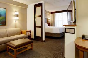 Hf King Sfbd room in Hyatt Place Milwaukee Airport