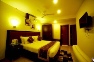 D Breeze Suites