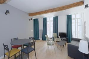 Appartements L'Argenterie, Apparts de charme climatise parking gratuit : photos des chambres