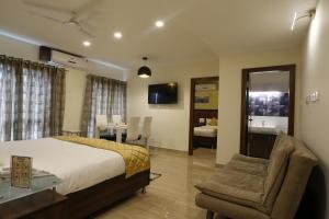 D Breeze Suites
