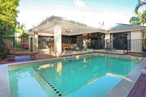 Freycinet 9 - 4 BDRM Home with Pool and Aircon