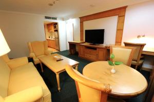 Harmoni Suites Hotel