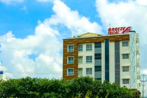 D Breeze Suites