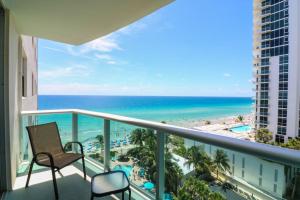 THE TIDES 2 bedrooms 9th floor WE ARE ON THE BEACH!