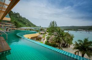 Phi Phi Cliff Beach Resort