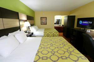 Queen Room with Two Queen Beds - Non-Smoking room in Baymont by Wyndham Sevierville Pigeon Forge