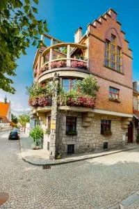 Pštrossova Vila - u klášterní zahrady - Černýšovice