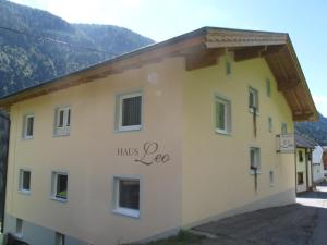 Haus Leo - 3-star hotels in Kappl