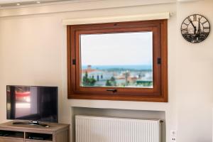 Leo - Unique Glyfada Apartment