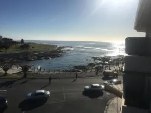 "Beach on Mouille Point"-battery backup for load shedding - Kapstaden