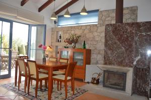 HOMEinLAND of TERROSO - Privat Pool, Grill & Seaview