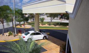 At Home Inn - Fort Pierce