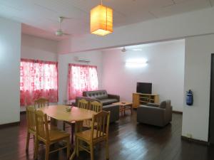 Lumut Titi Panjang Apartment