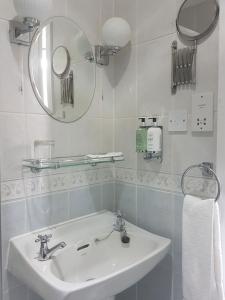 Single Room with Garden View room in The Glenerne Guest House