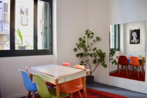 Central 2-Bedroom Apartment with Rooftop Access! EP9G