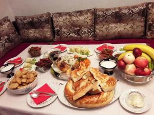 RAHAT Guest House in Toktogul