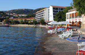 Apartments with swimming pool Banjol, Rab - 11382
