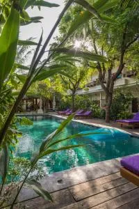 阿朱娜住宿酒店 - 佩母德兰