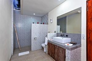 Biệt Thự Có Hồ Bơi Riêng (Villa with Private Pool)