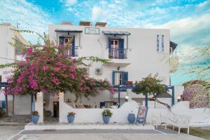 Mary Rooms Milos Greece