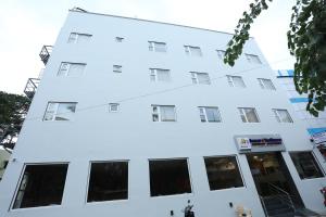 Season 4 Residences - Nungambakkam Near US consulate, Apollo Hospital, Shankar Nethralaya