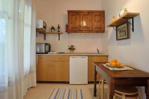 Captain's Apts Barbati Corfu Greece