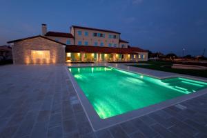 VELANERA Hotel & Restaurant 