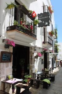 Triple Room with Balcony room in Dios Esta Bien