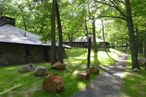 Overlook Lodge and Stone Cottages at Bear Mountain - West Point
