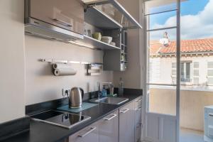 Spacious one bedroom - great location!