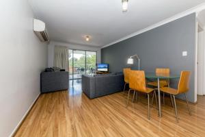 Shoal Bay Beach Apartments Unit 17 2 Shoal Bay Road