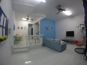 Little Blue House Kemaman Guesthouse