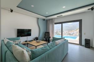 Deluxe Villa Athina