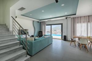 Deluxe Villa Athina