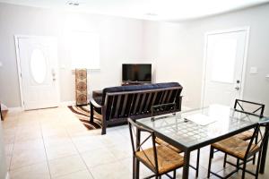 Tiki Loft 4