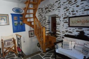 3-level doll house in Kea Ioulida/Chora, Cyclades Kea Greece