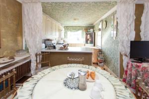 ItalianFlat - Oakley