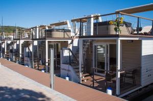 Floating Sea Houses MARINA LUX 
