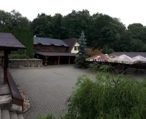 Salas-Partizanske - 普列维扎