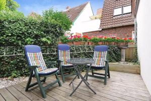 Apartment with Terrace room in Ferienwohnungen Oll Freesenhuus