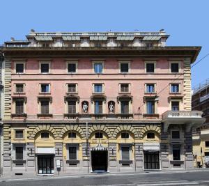 Traiano hotel, 
Rome, Italy.
The photo picture quality can be
variable. We apologize if the
quality is of an unacceptable
level.