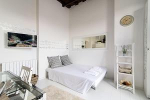 White Terrace Ostilia