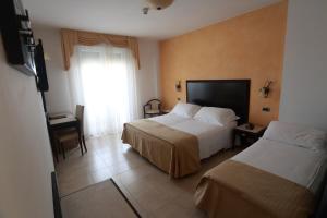 Standard Triple Room room in Hotel Du Soleil