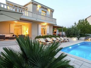 Villa in Ka tel Novi near Beach